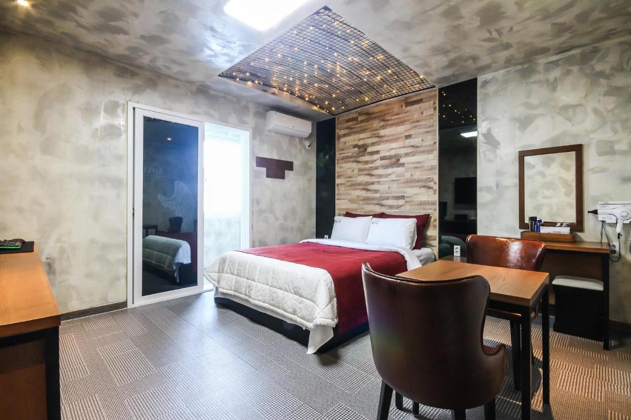 Rings Motel Iksan Bagian luar foto